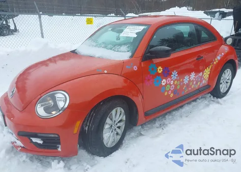2017 Volkswagen Beetle #Pinkbeetle/1.8T Classic/1.8T S z USA, uszkodzony, nr VIN 3VWF17AT9HM615080